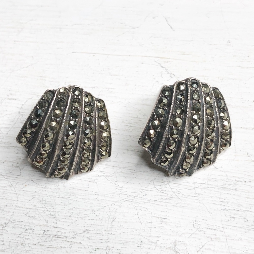 Shiny Sterling Silver Shell Shape Stud Earrings